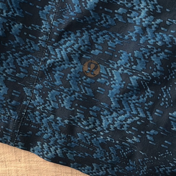 Lululemon Mens Medium 11” inseam Short (linerless) - Picture 3 of 3